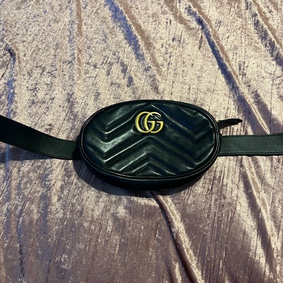 Cleaning out my closet. Bag worn a few times still look brand new authentic. - Picture 4 of 6